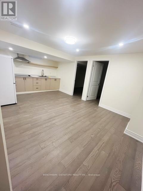 1300 Blencowe Cres (Bsmt) Crescent, Newmarket, Ontario  L3X 0C4 - Photo 2 - N12637372