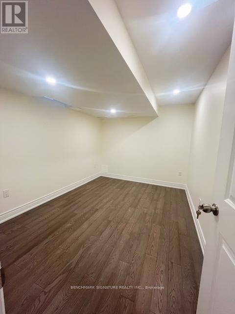 1300 Blencowe Cres (Bsmt) Crescent, Newmarket, Ontario  L3X 0C4 - Photo 8 - N12637372