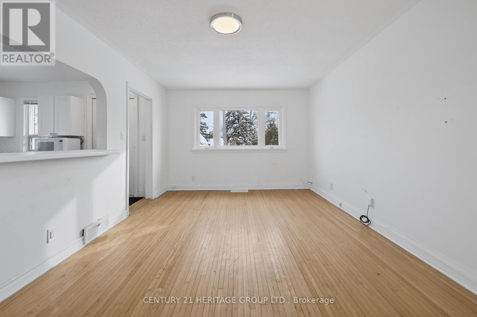 35 Argyle Avenue, Orillia, Ontario  L3V 2V5 - Photo 11 - S12377364