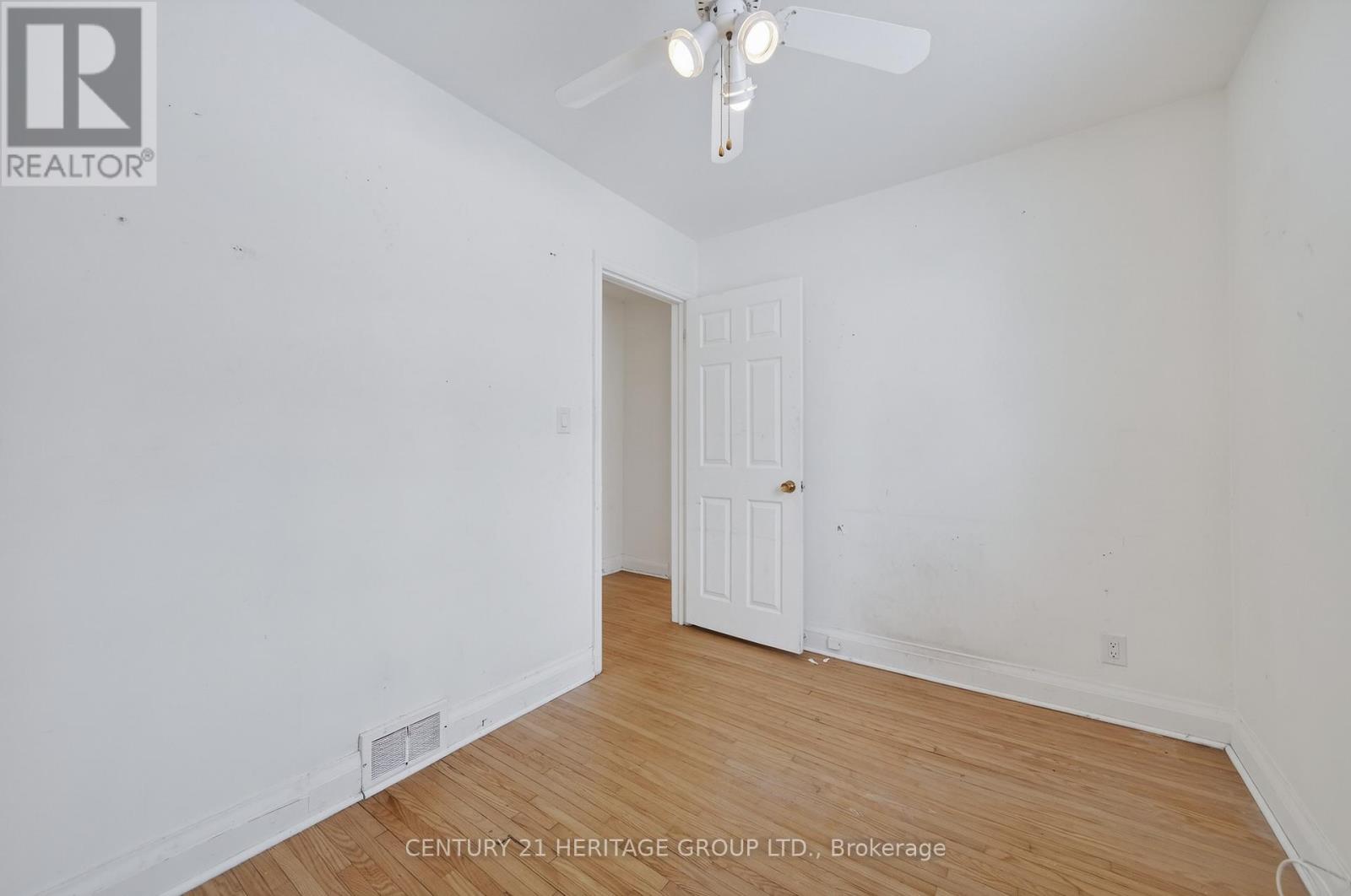 35 Argyle Avenue, Orillia, Ontario  L3V 2V5 - Photo 17 - S12377364