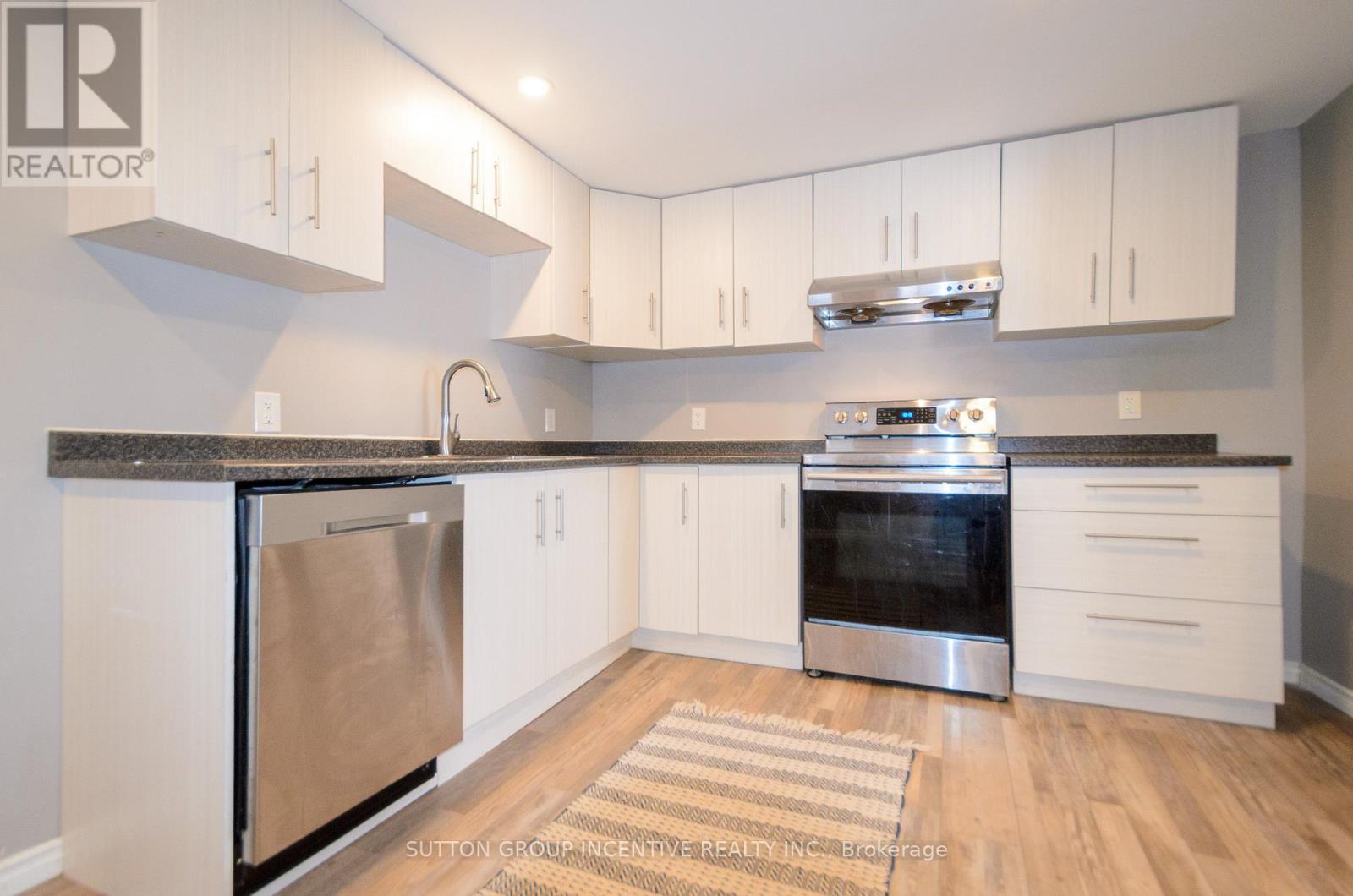 46 Ellen Street, Barrie (Lakeshore), Ontario  L4N 3A4 - Photo 5 - S12637452