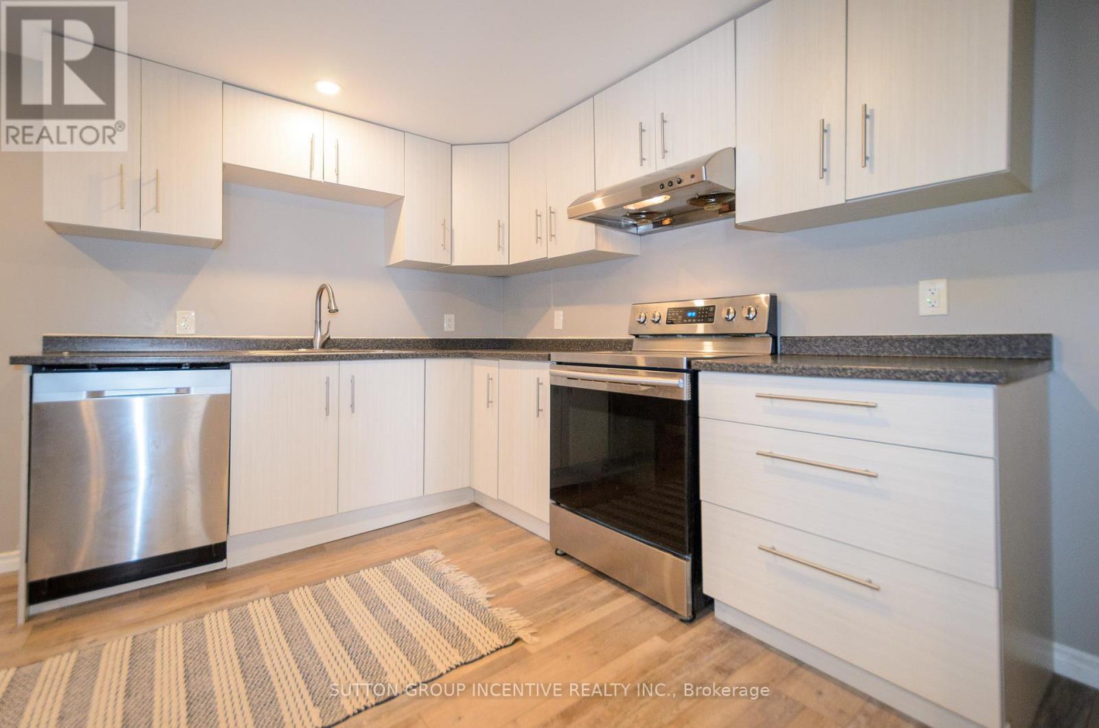 46 Ellen Street, Barrie (Lakeshore), Ontario  L4N 3A4 - Photo 7 - S12637452