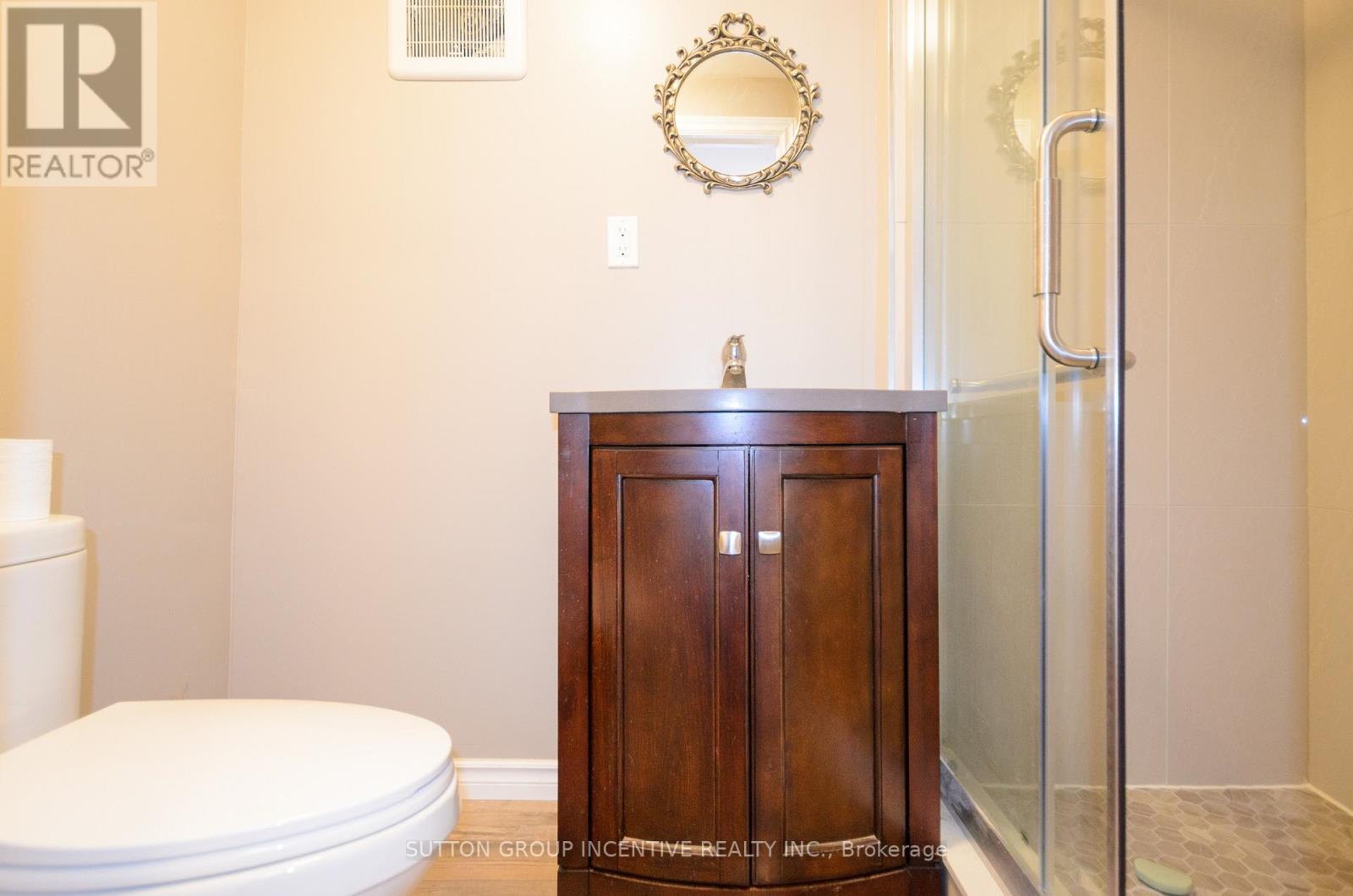 46 Ellen Street, Barrie (Lakeshore), Ontario  L4N 3A4 - Photo 9 - S12637452