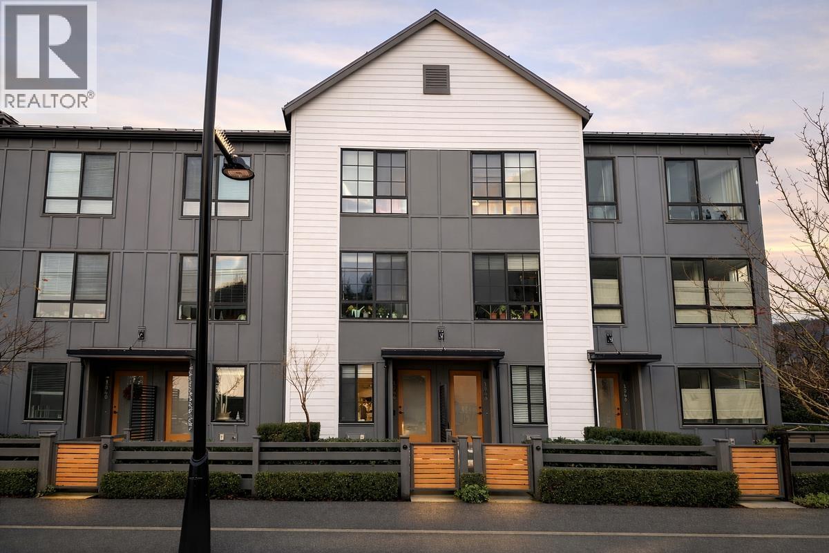 1344 HALYARD PLACE, Squamish, British Columbia