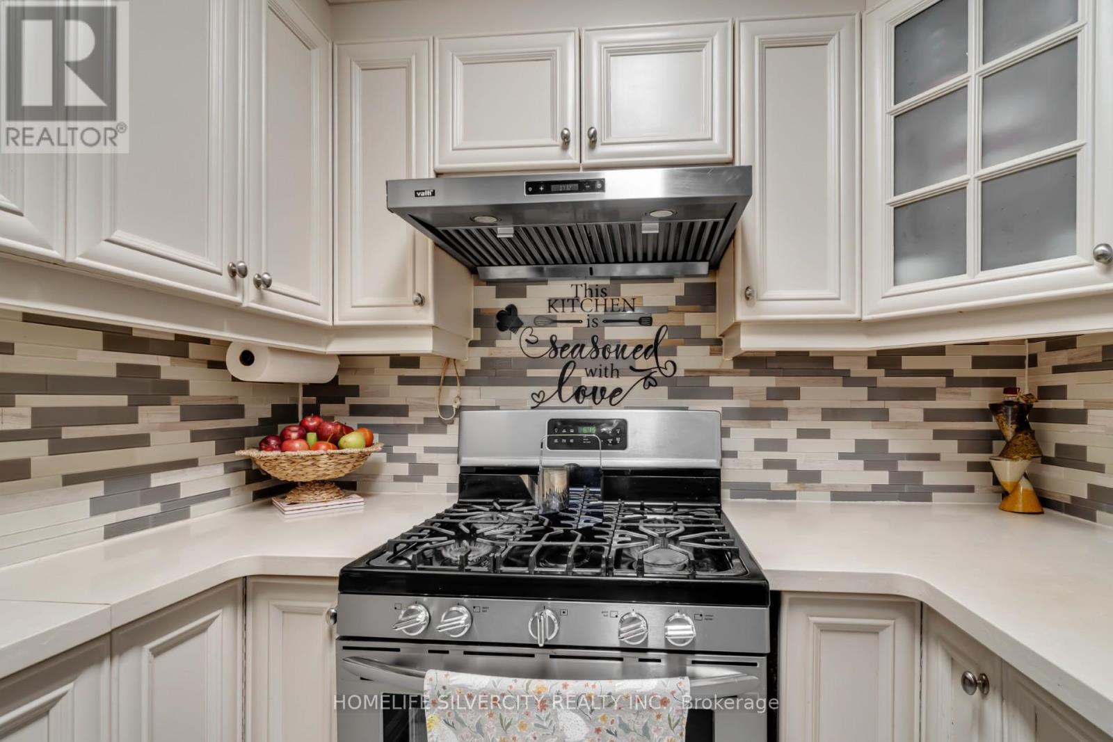 29 Lindridge Avenue, Brampton, Ontario  L6S 3W7 - Photo 9 - W12637370