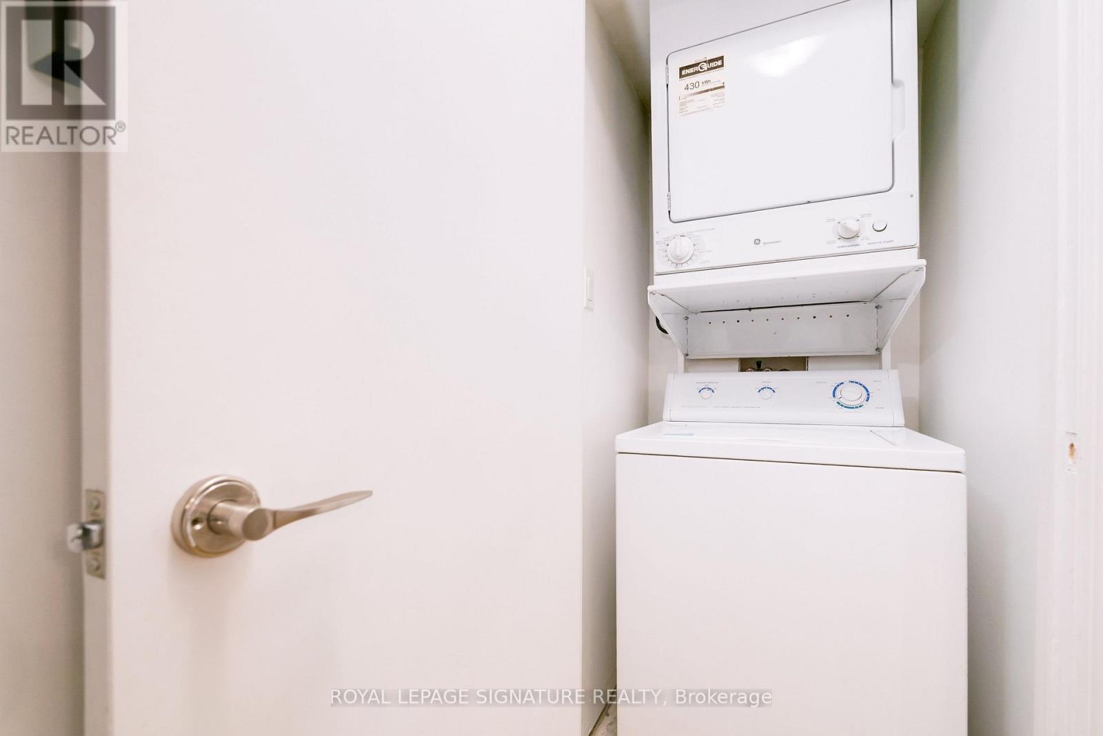 1602 - 28 Laidlaw Street, Toronto, Ontario  M6K 1X2 - Photo 11 - W12637384