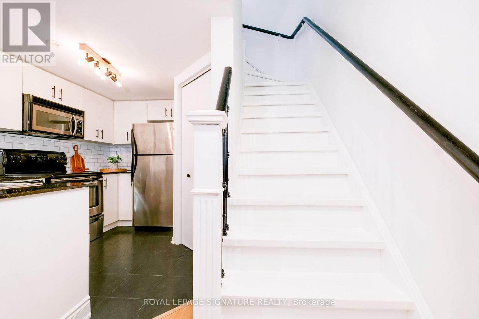 1602 - 28 Laidlaw Street, Toronto, Ontario  M6K 1X2 - Photo 12 - W12637384