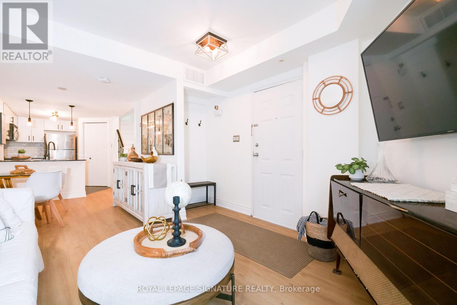 1602 - 28 Laidlaw Street, Toronto, Ontario  M6K 1X2 - Photo 5 - W12637384