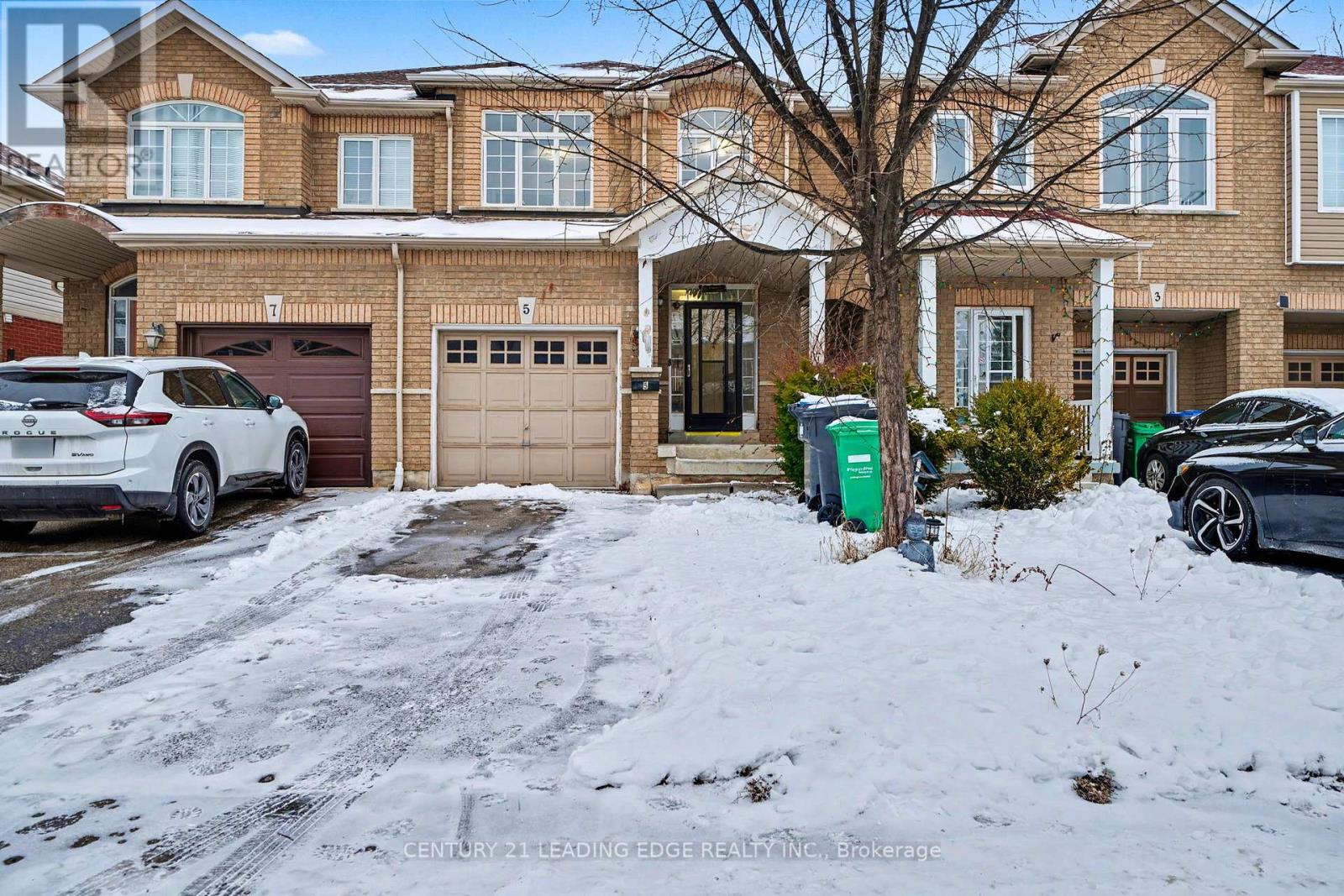 5 TRAYMORE STREET, Brampton, Ontario