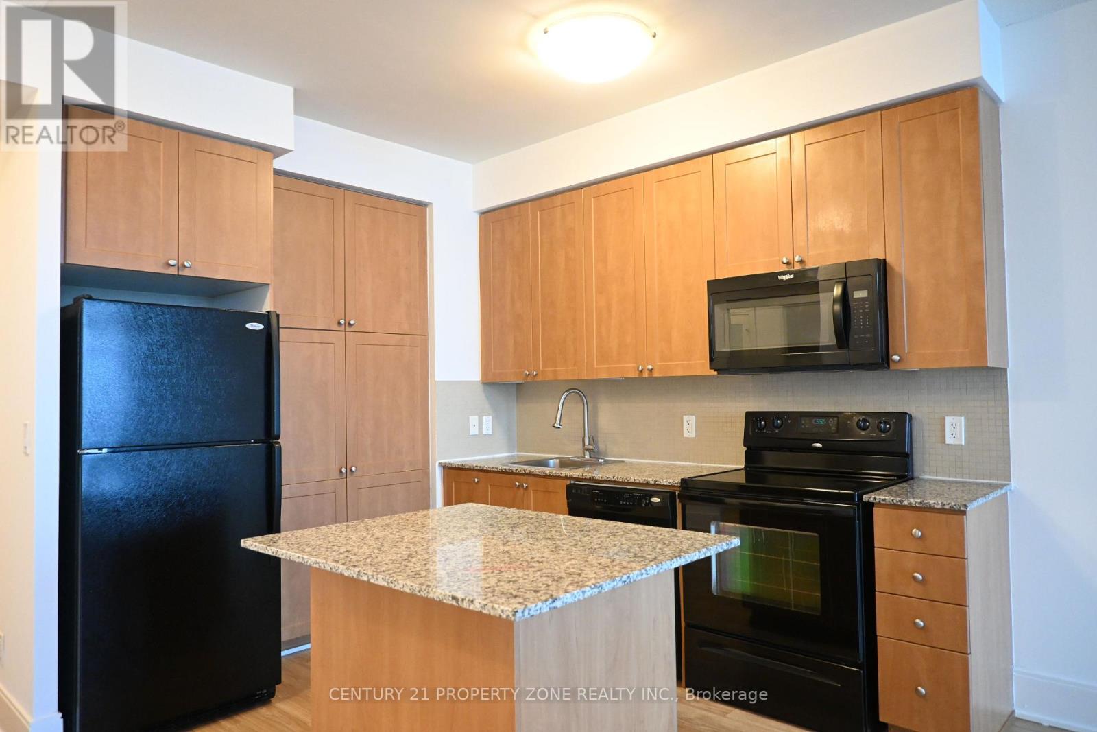 2401 - 330 Burnhamthorpe Road W, Mississauga, Ontario  L5B 0E1 - Photo 10 - W12637402