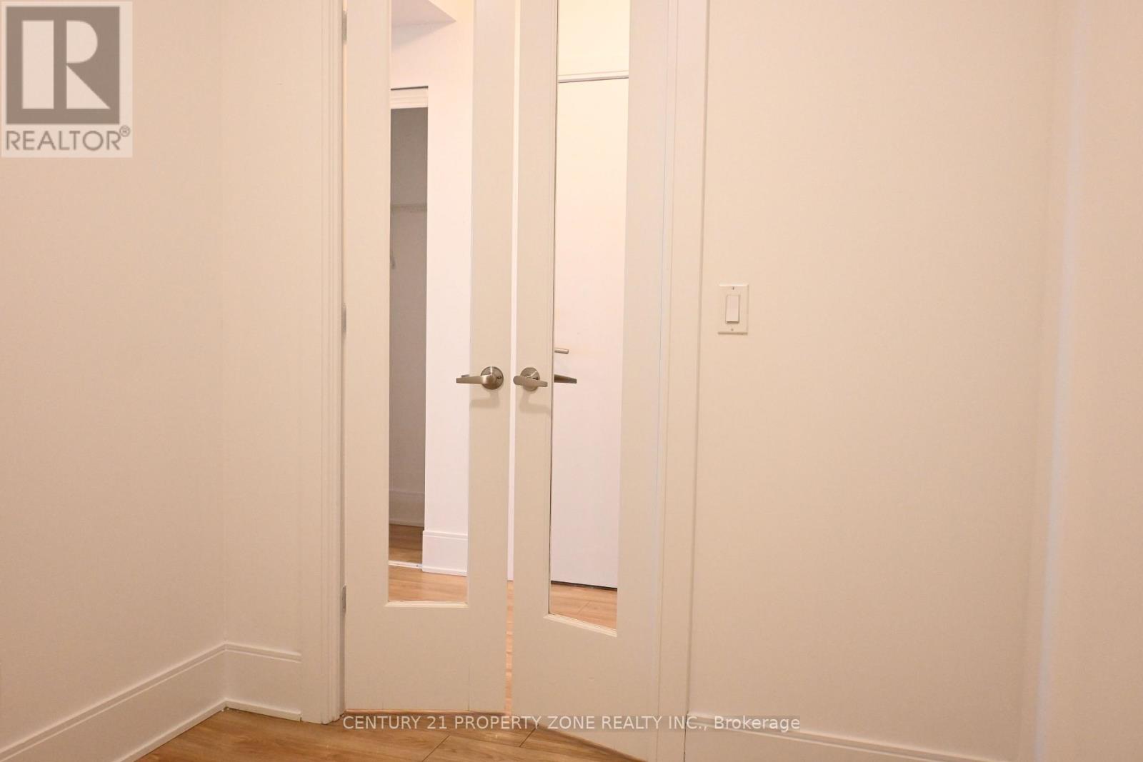 2401 - 330 Burnhamthorpe Road W, Mississauga, Ontario  L5B 0E1 - Photo 6 - W12637402