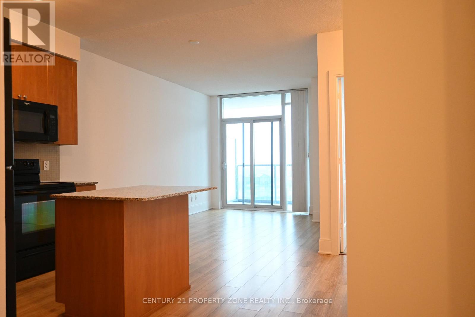 2401 - 330 Burnhamthorpe Road W, Mississauga, Ontario  L5B 0E1 - Photo 9 - W12637402