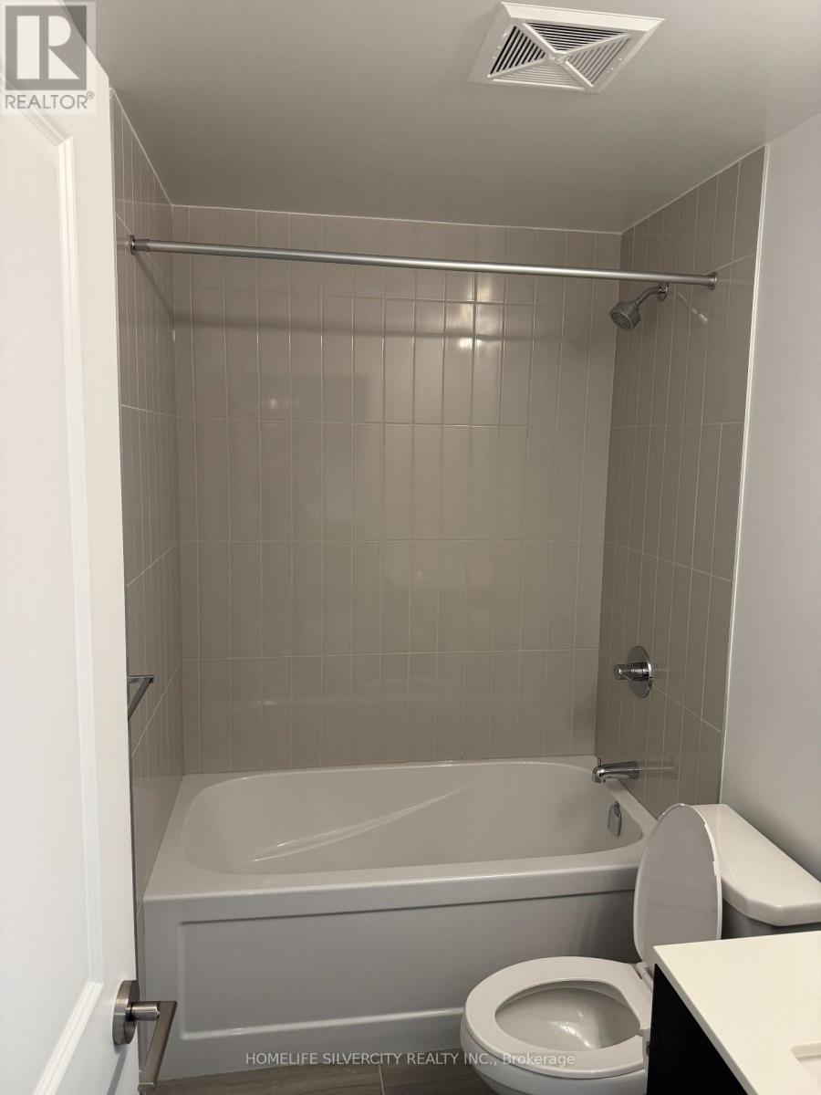 618 - 15 Skyridge Drive, Brampton, Ontario  L6P 4S3 - Photo 3 - W12637406