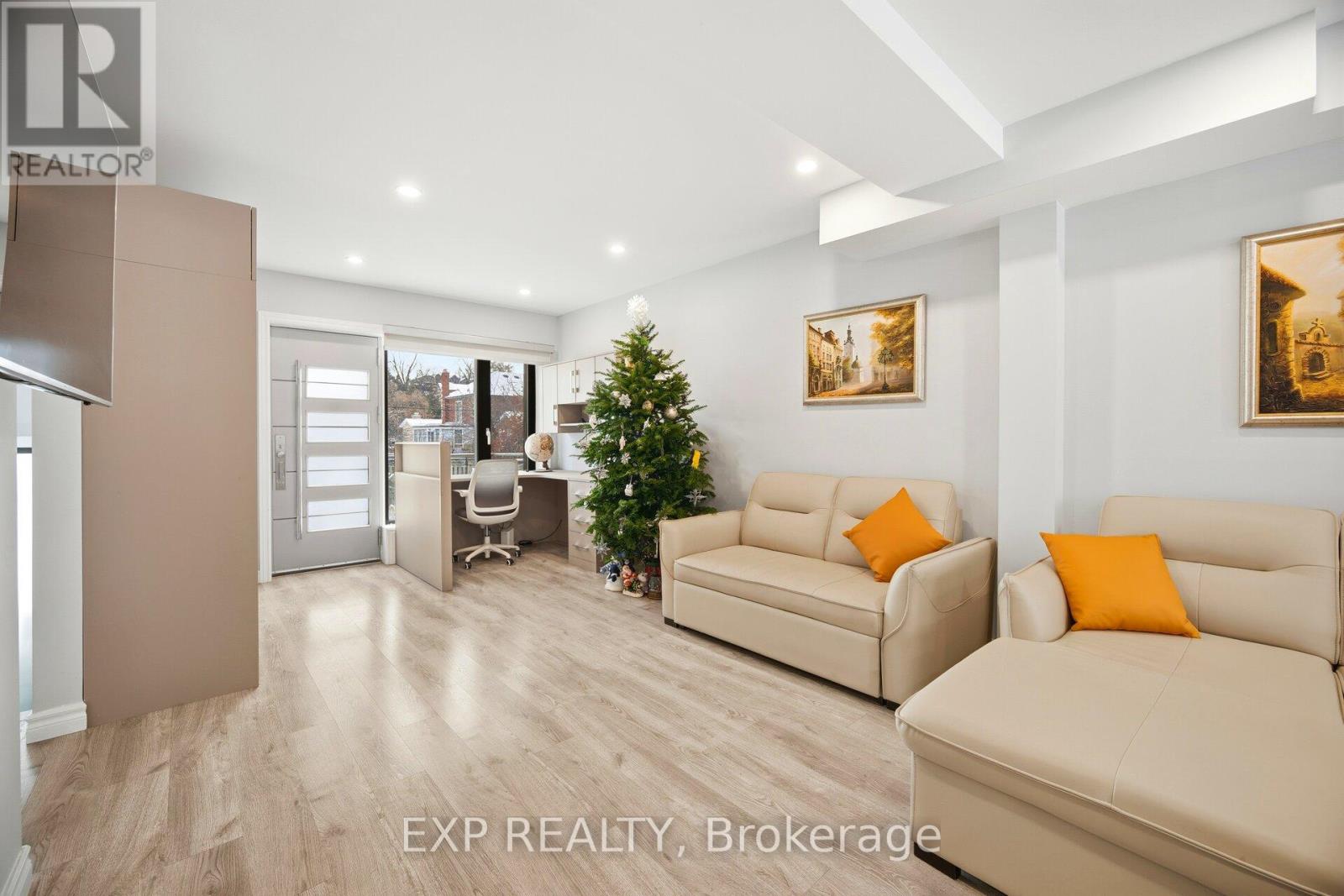 24 Chudleigh Road, Toronto, Ontario  M6E 1Y9 - Photo 12 - W12637408