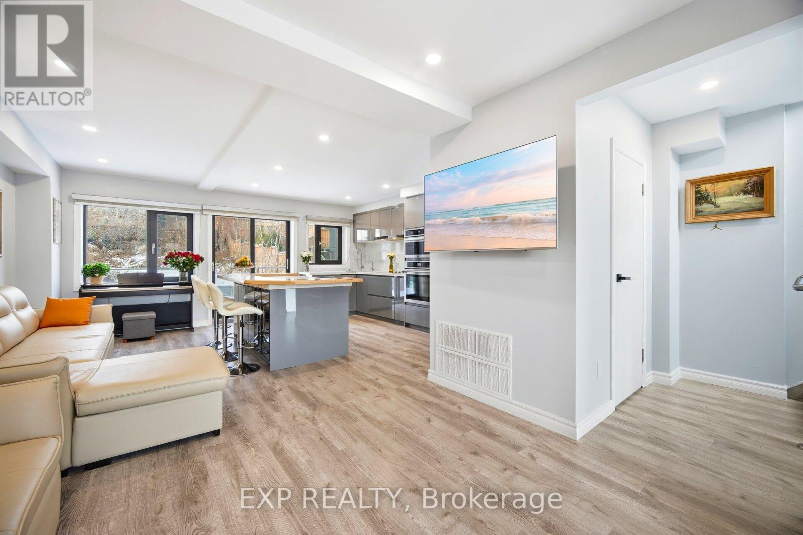 24 Chudleigh Road, Toronto, Ontario  M6E 1Y9 - Photo 15 - W12637408