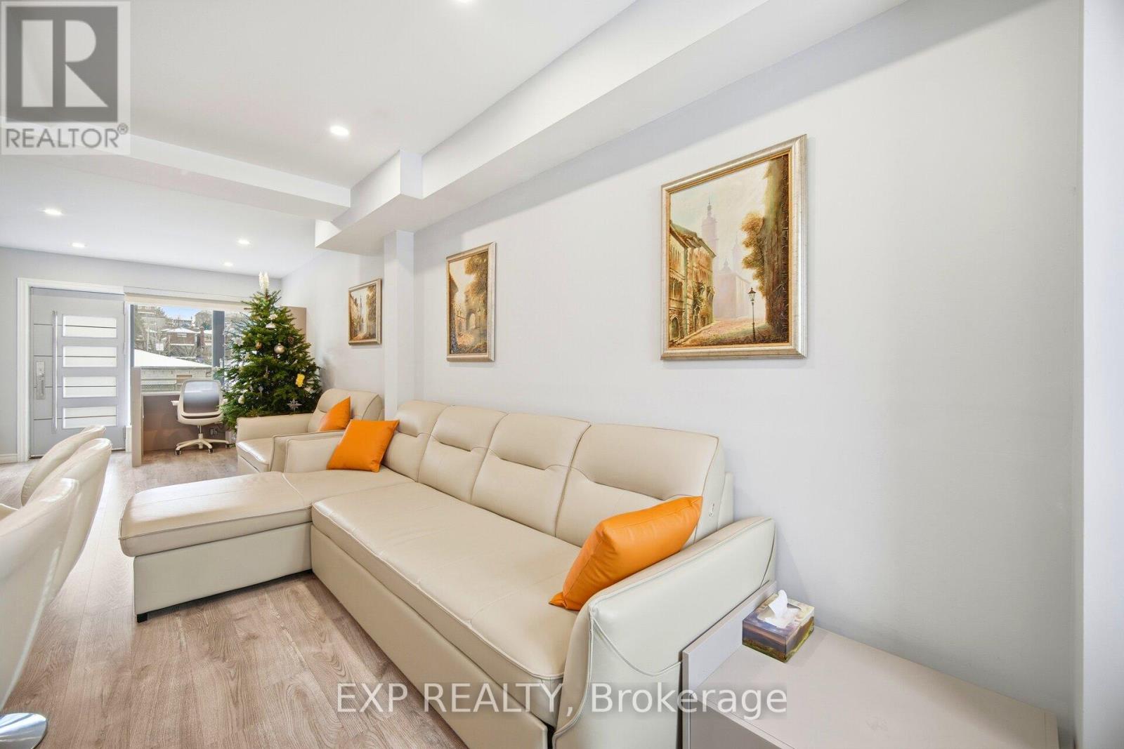 24 Chudleigh Road, Toronto, Ontario  M6E 1Y9 - Photo 16 - W12637408