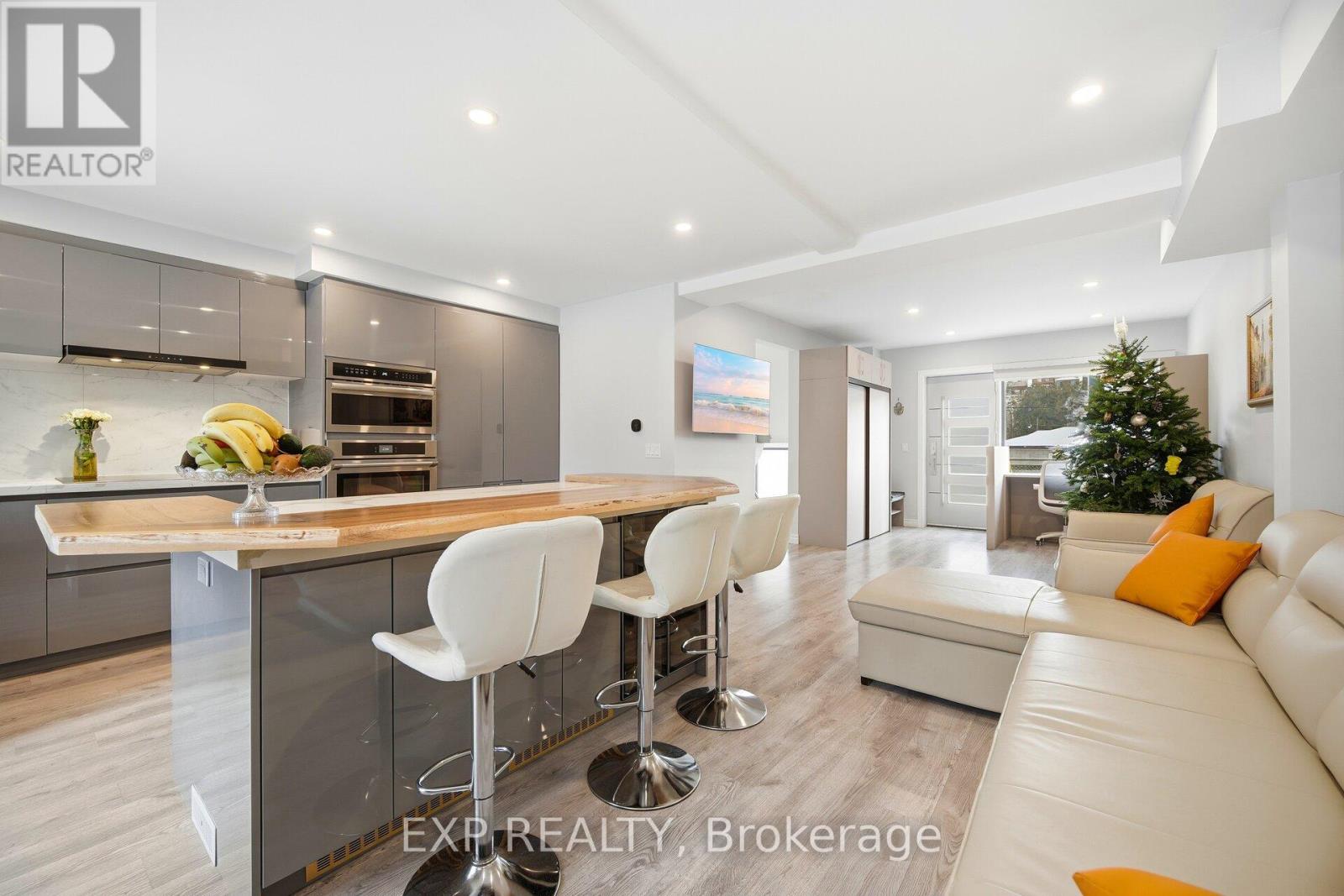 24 Chudleigh Road, Toronto, Ontario  M6E 1Y9 - Photo 17 - W12637408