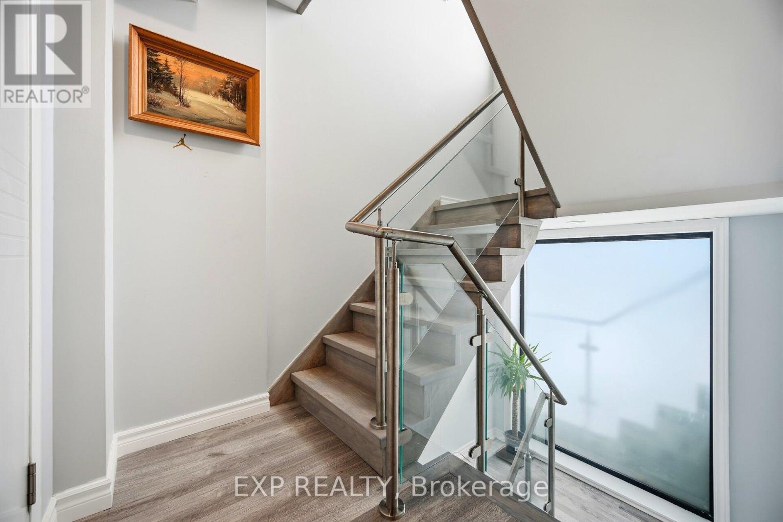 24 Chudleigh Road, Toronto, Ontario  M6E 1Y9 - Photo 25 - W12637408