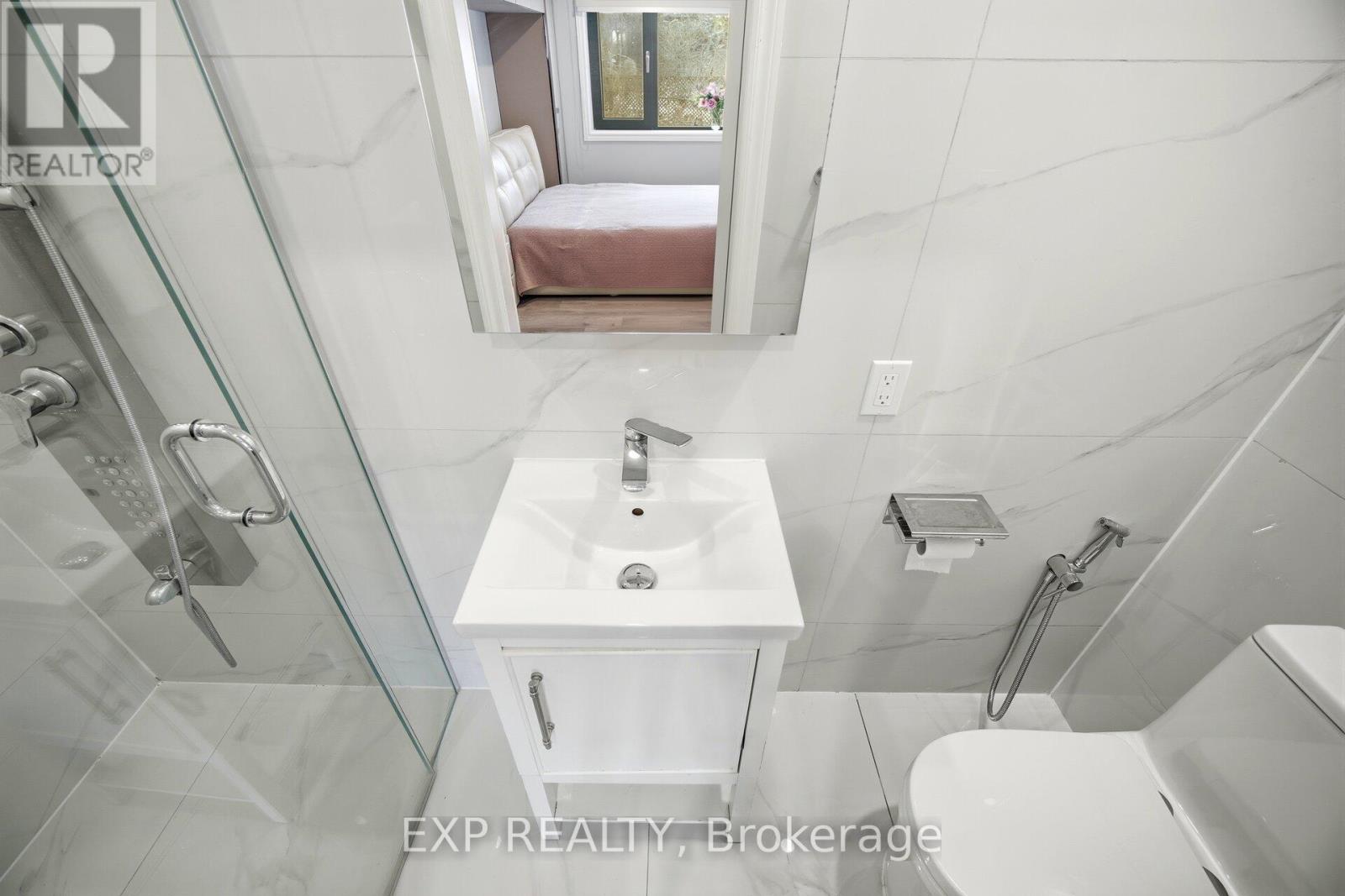 24 Chudleigh Road, Toronto, Ontario  M6E 1Y9 - Photo 31 - W12637408