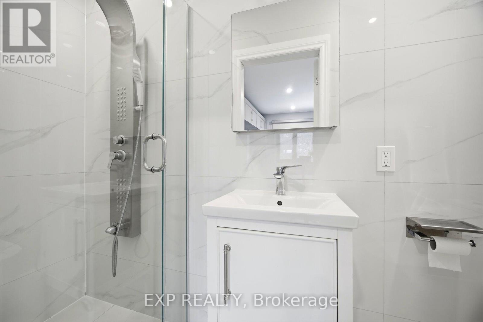 24 Chudleigh Road, Toronto, Ontario  M6E 1Y9 - Photo 32 - W12637408