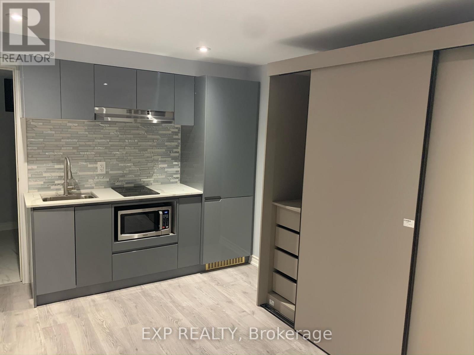 24 Chudleigh Road, Toronto, Ontario  M6E 1Y9 - Photo 41 - W12637408