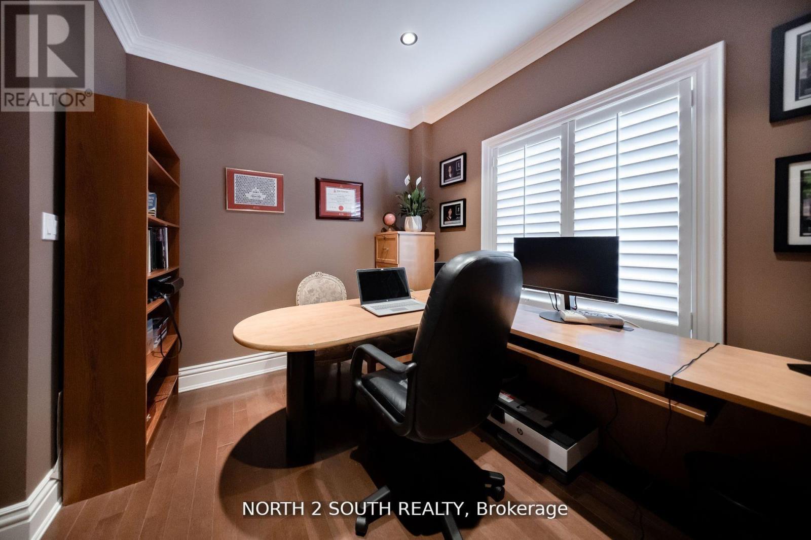 339 Burnhamthorpe Road, Toronto, Ontario  M9B 2A2 - Photo 14 - W12637418