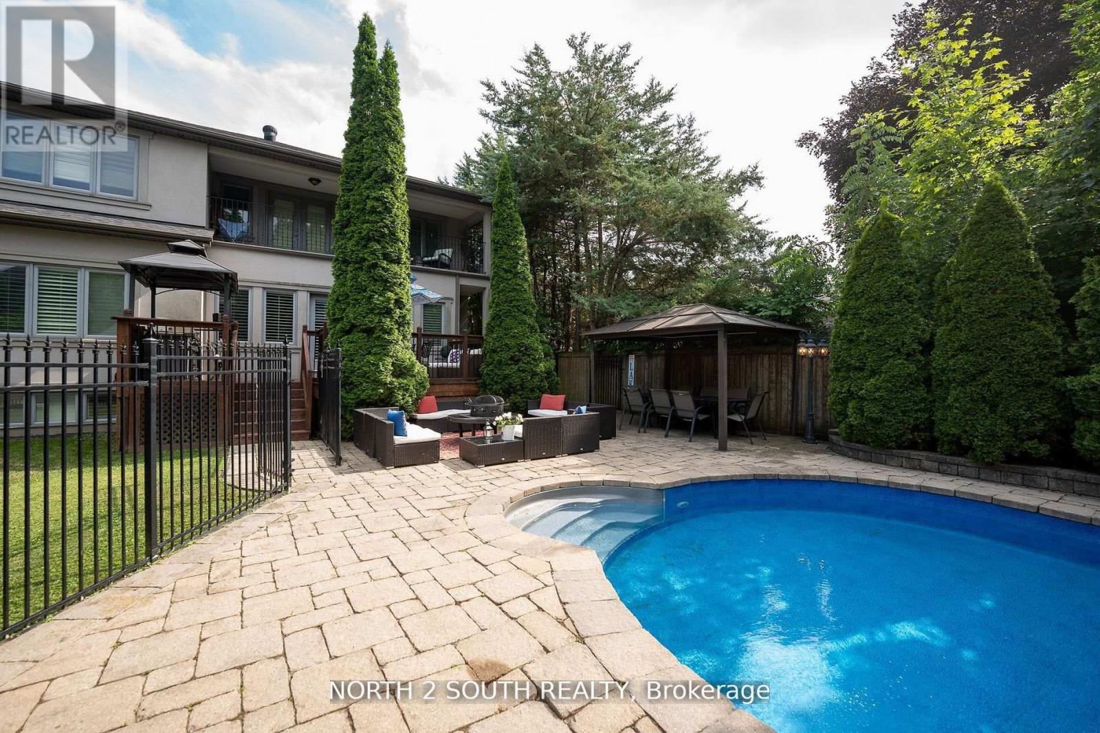 339 Burnhamthorpe Road, Toronto, Ontario  M9B 2A2 - Photo 43 - W12637418