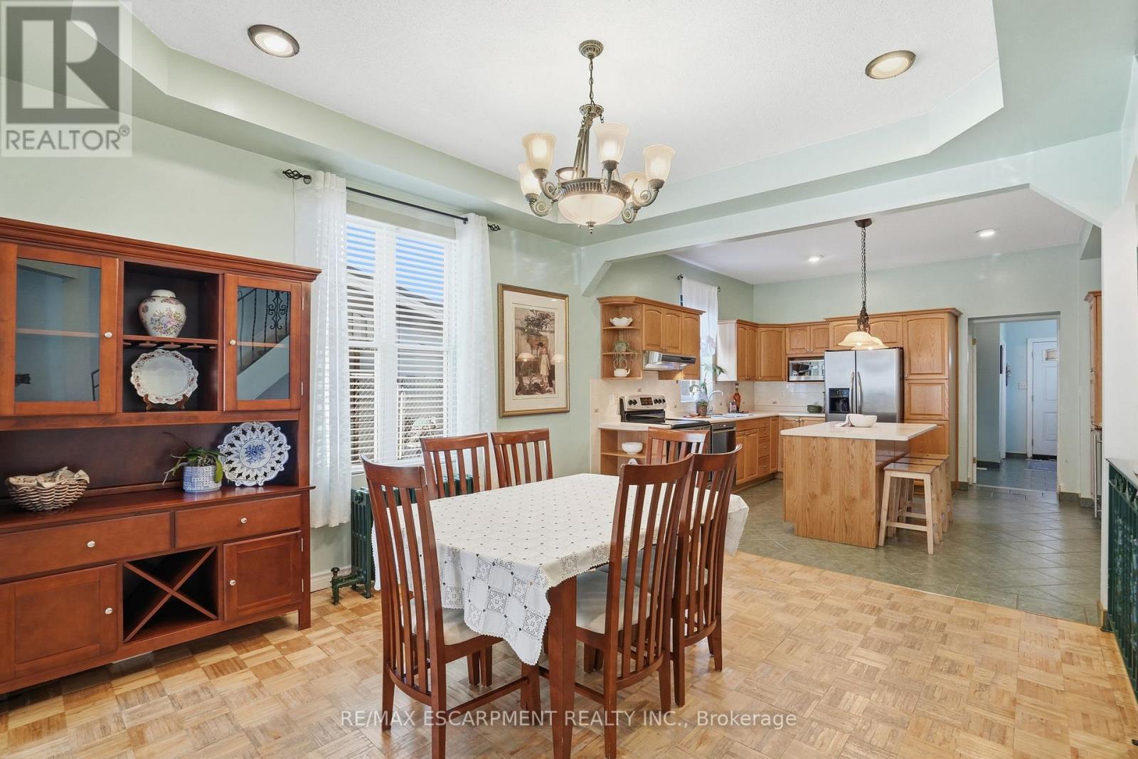 81 Simcoe Street E, Hamilton (North End), Ontario  L8L 3N3 - Photo 10 - X12637338