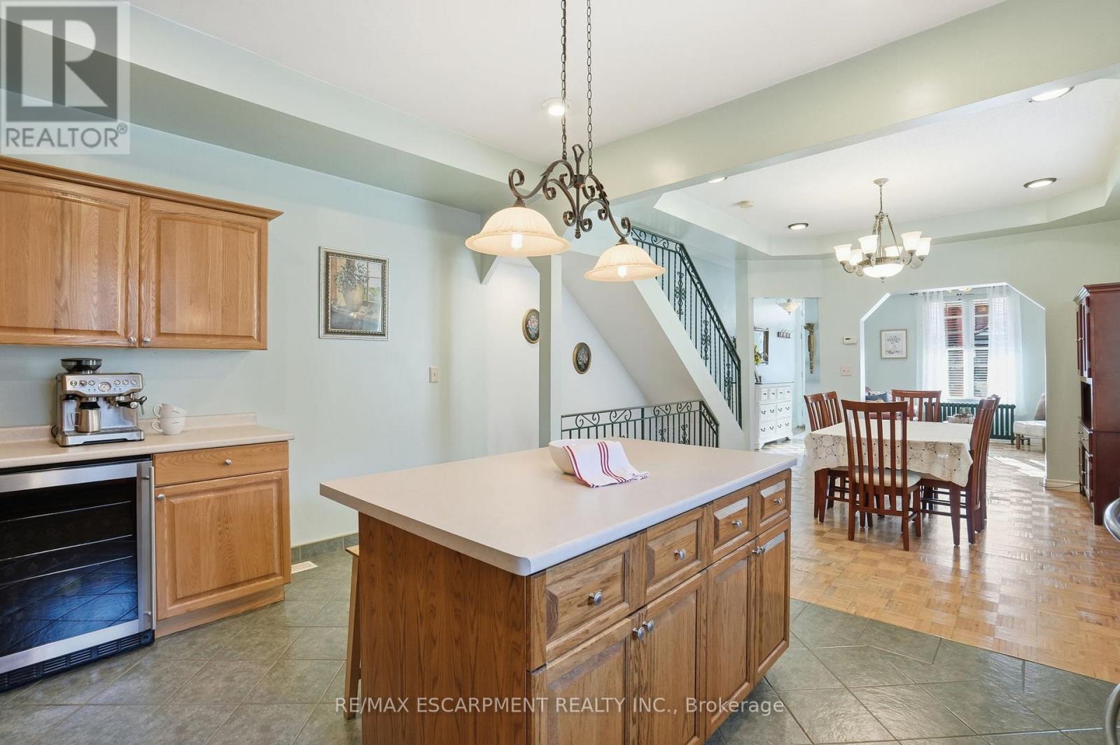 81 Simcoe Street E, Hamilton (North End), Ontario  L8L 3N3 - Photo 14 - X12637338