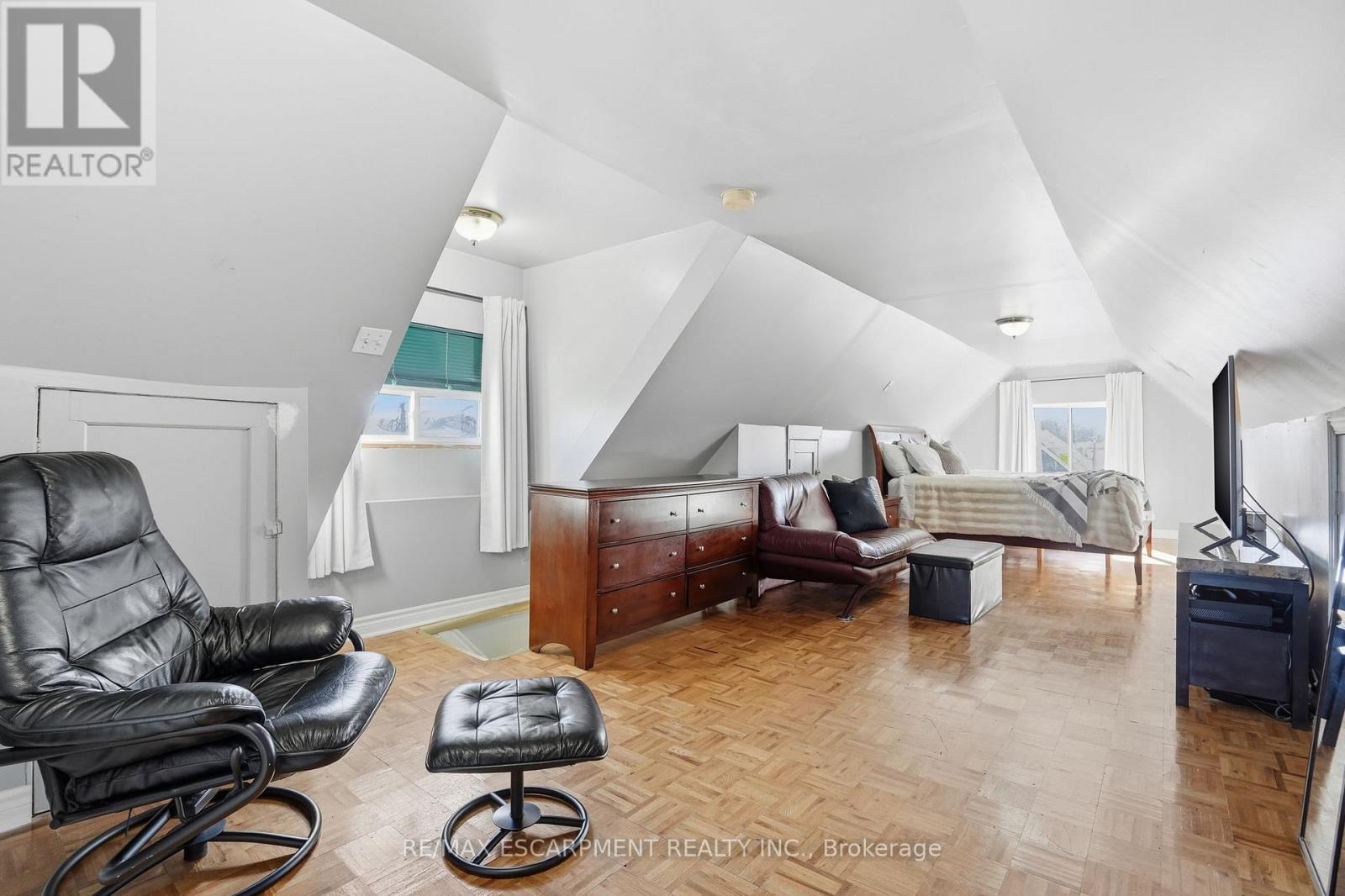 81 Simcoe Street E, Hamilton (North End), Ontario  L8L 3N3 - Photo 31 - X12637338