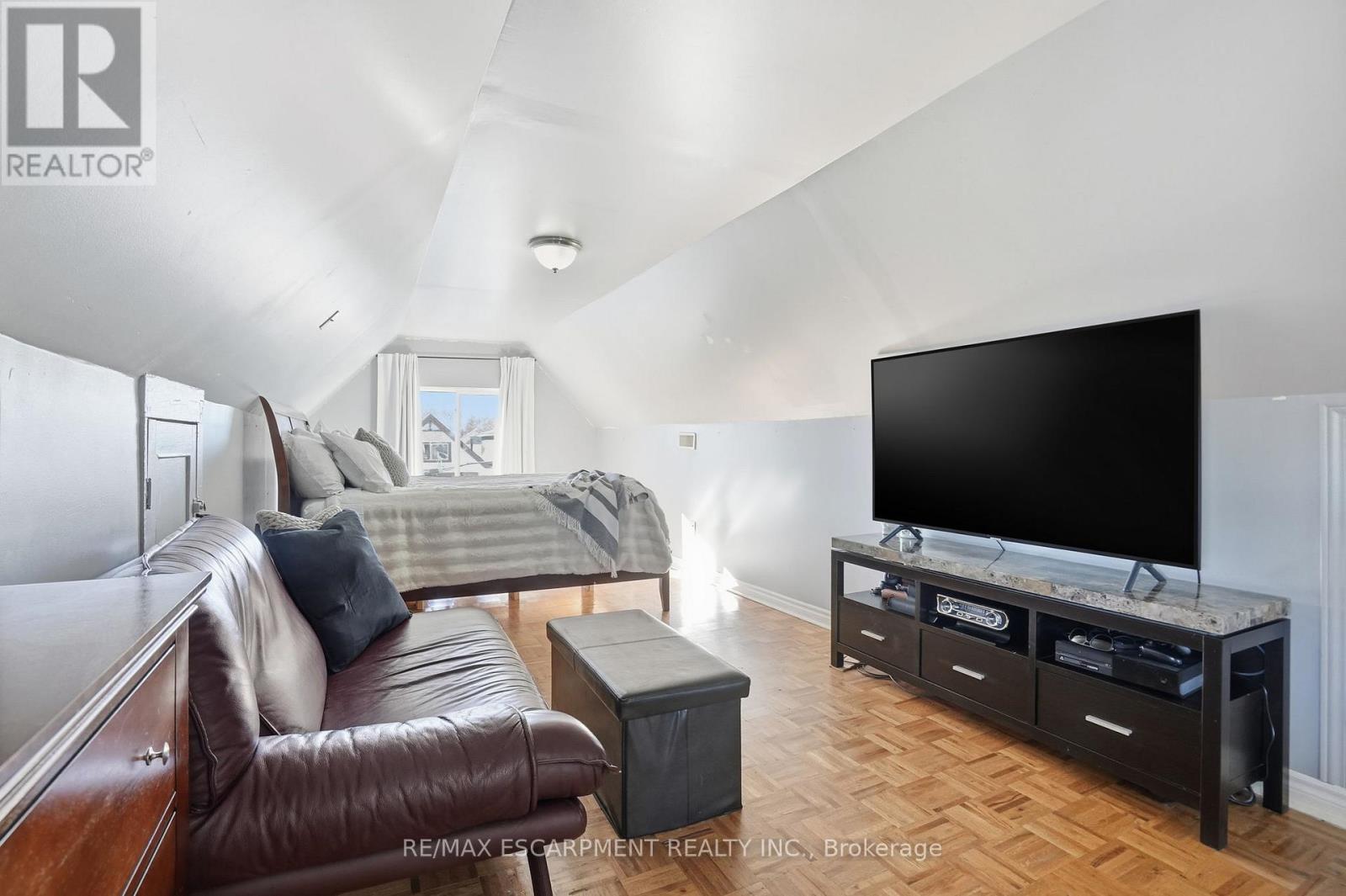 81 Simcoe Street E, Hamilton (North End), Ontario  L8L 3N3 - Photo 32 - X12637338