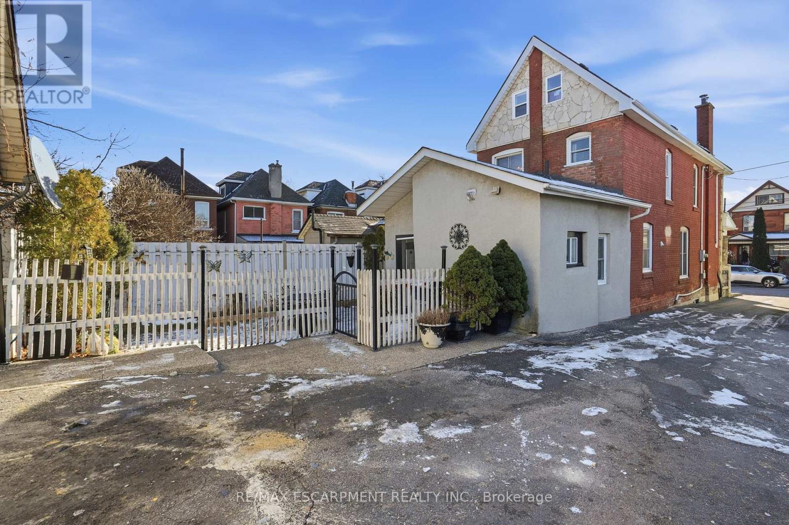 81 Simcoe Street E, Hamilton (North End), Ontario  L8L 3N3 - Photo 47 - X12637338