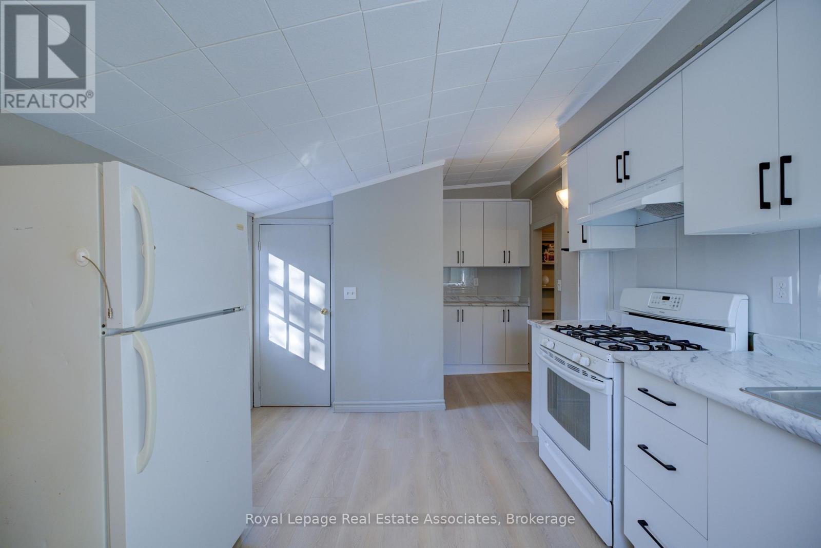 1 - 24 Duke Street, Brantford, Ontario  N3T 3T4 - Photo 11 - X12637366