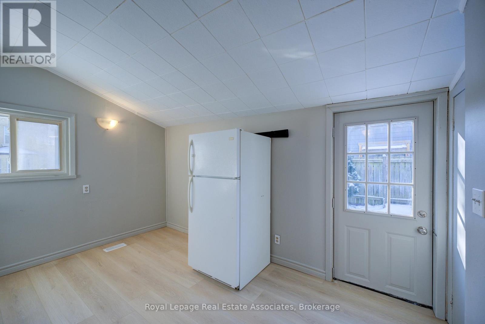 1 - 24 Duke Street, Brantford, Ontario  N3T 3T4 - Photo 8 - X12637366