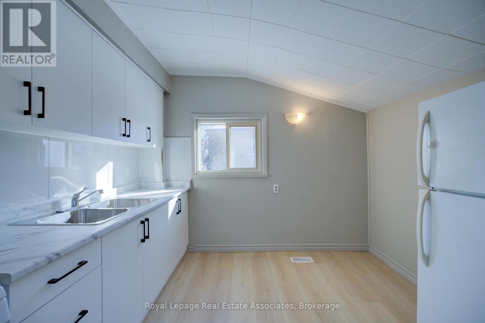 1 - 24 Duke Street, Brantford, Ontario  N3T 3T4 - Photo 9 - X12637366