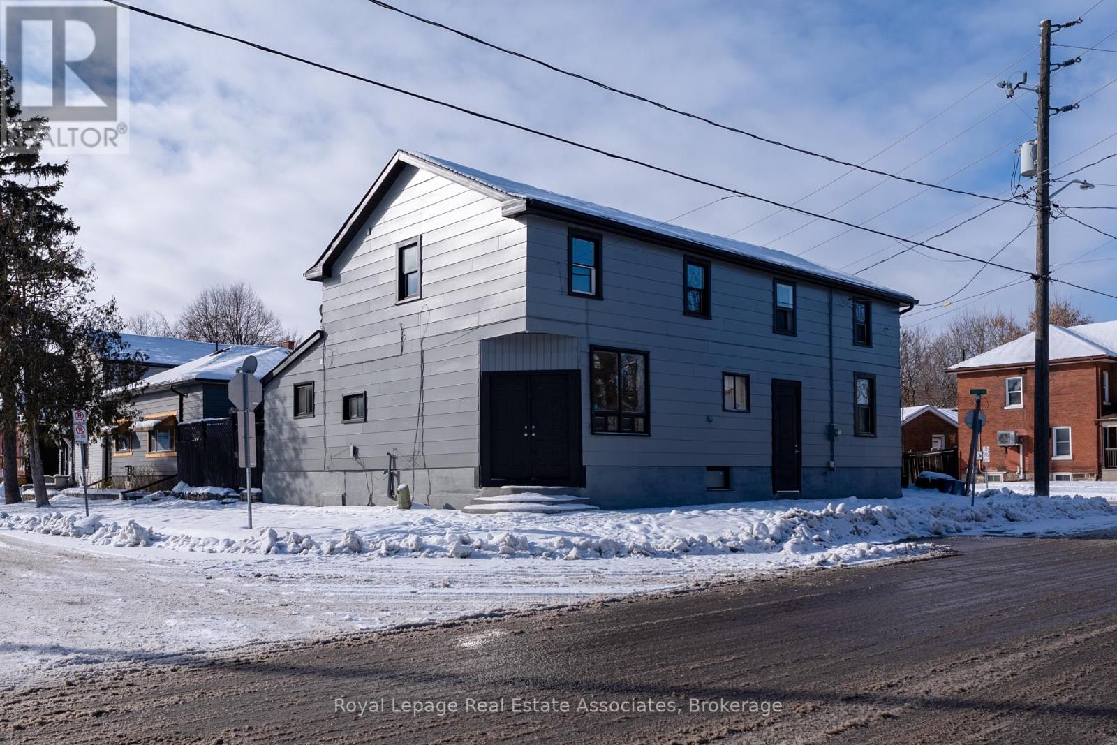 3 - 24 Duke Street S, Brantford, Ontario  N3T 3T4 - Photo 2 - X12637368