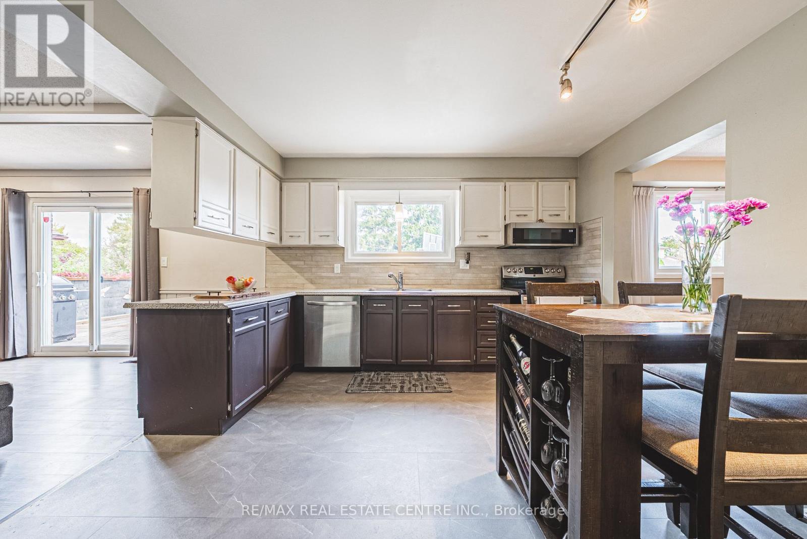 5 Bing Crescent, Hamilton, Ontario  L8E 3Z4 - Photo 11 - X12637440