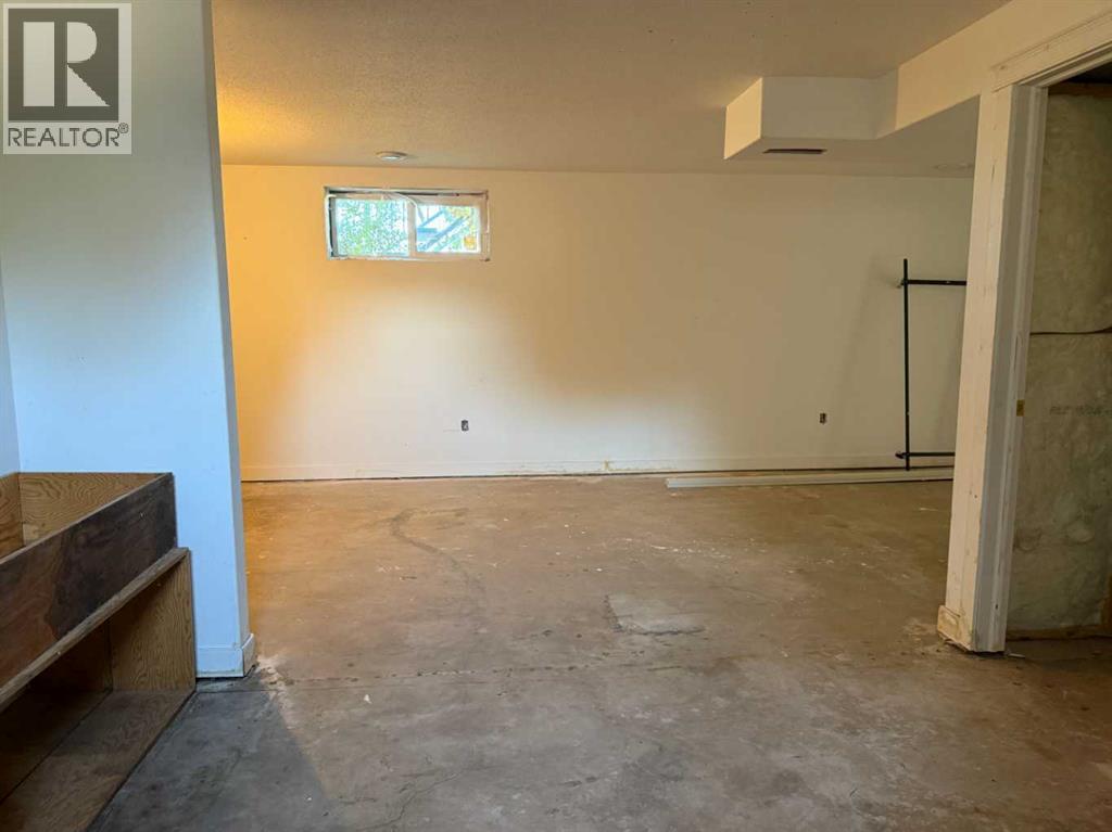 405 2 Avenue E, Bow Island, Alberta T0K 0G0 - Photo 17 - A2263035