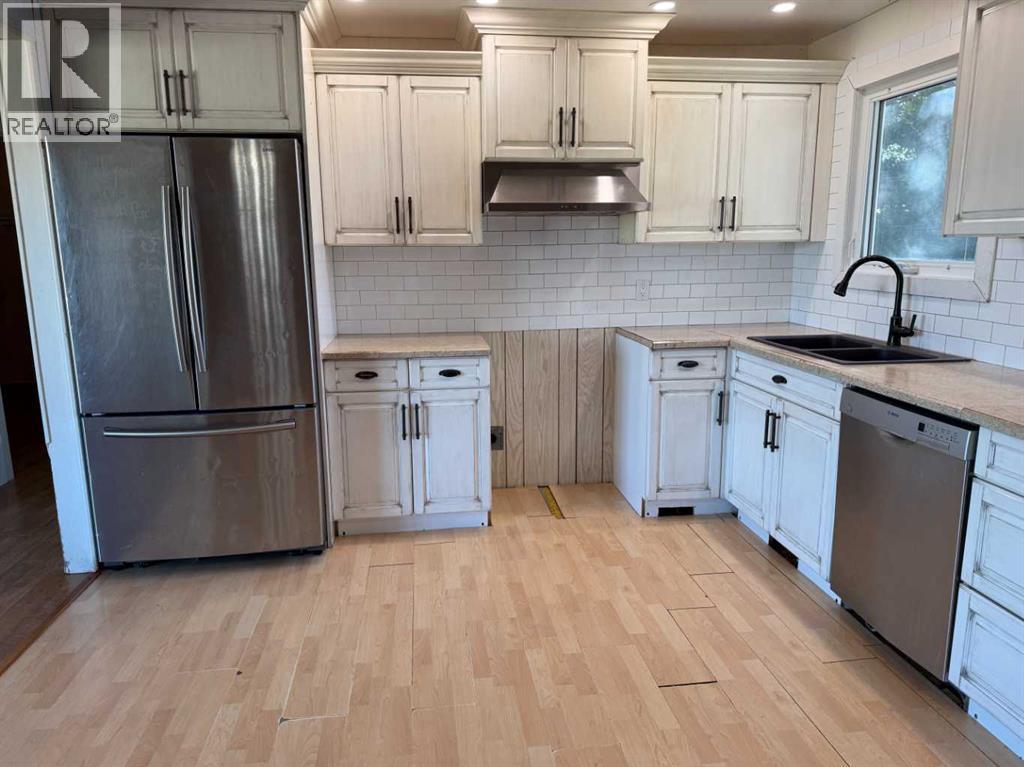 405 2 Avenue E, Bow Island, Alberta T0K 0G0 - Photo 5 - A2263035