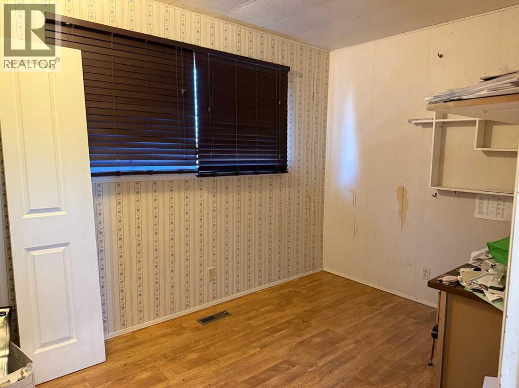 405 2 Avenue E, Bow Island, Alberta T0K 0G0 - Photo 7 - A2263035