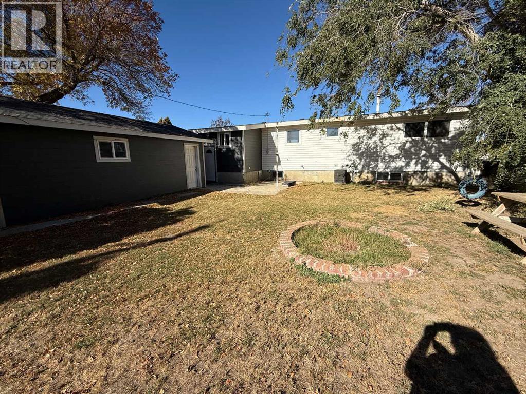 405 2 Avenue E, Bow Island, Alberta T0K 0G0 - Photo 23 - A2263035