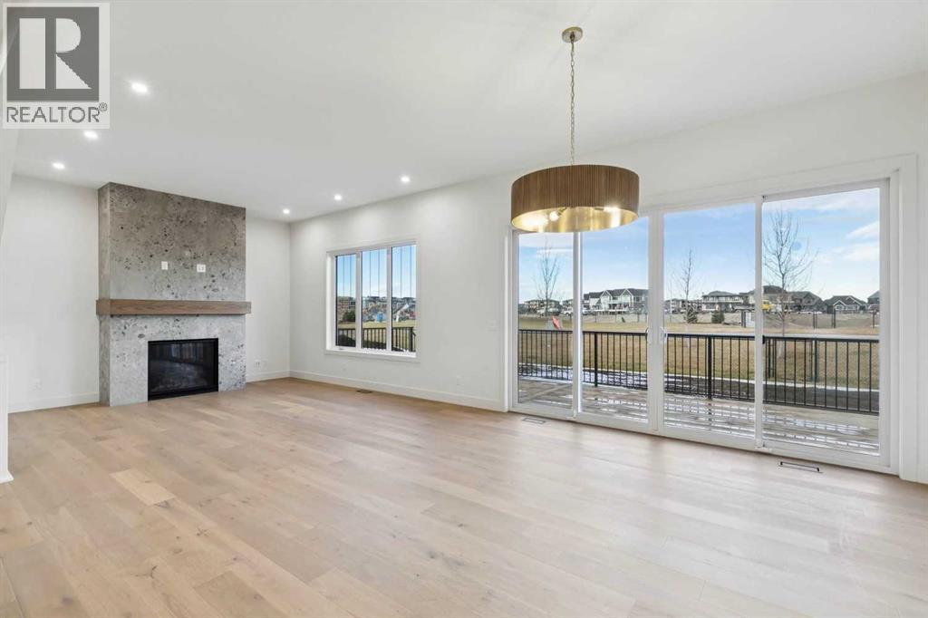 148 Marina Grove, Calgary, Alberta  T3M 3S9 - Photo 7 - A2272153