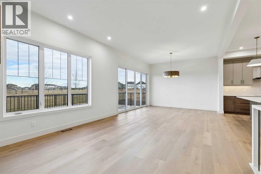 148 Marina Grove, Calgary, Alberta  T3M 3S9 - Photo 10 - A2272153