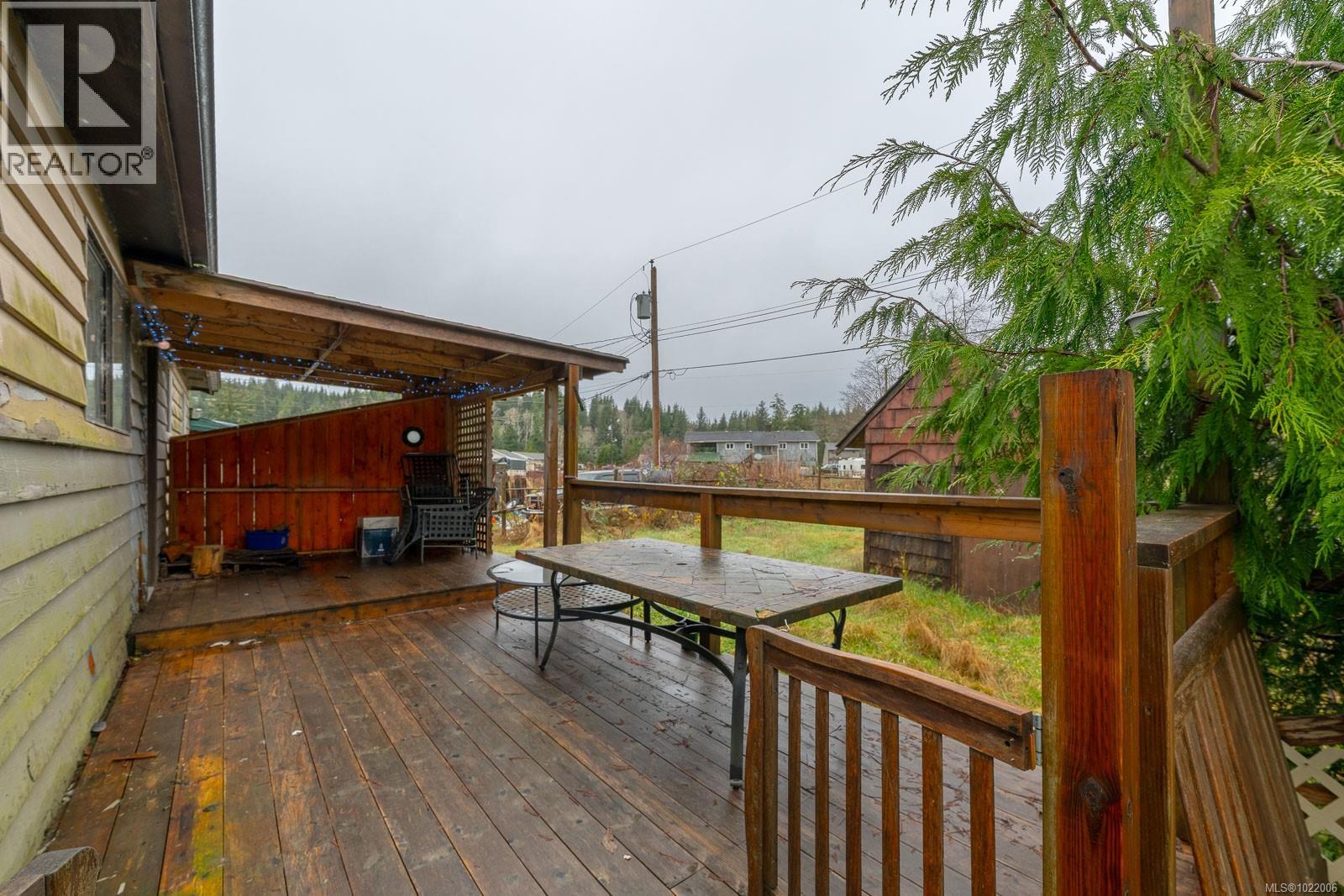 230 Clutus Rd, Bamfield, British Columbia  V0R 1B0 - Photo 15 - 1022006