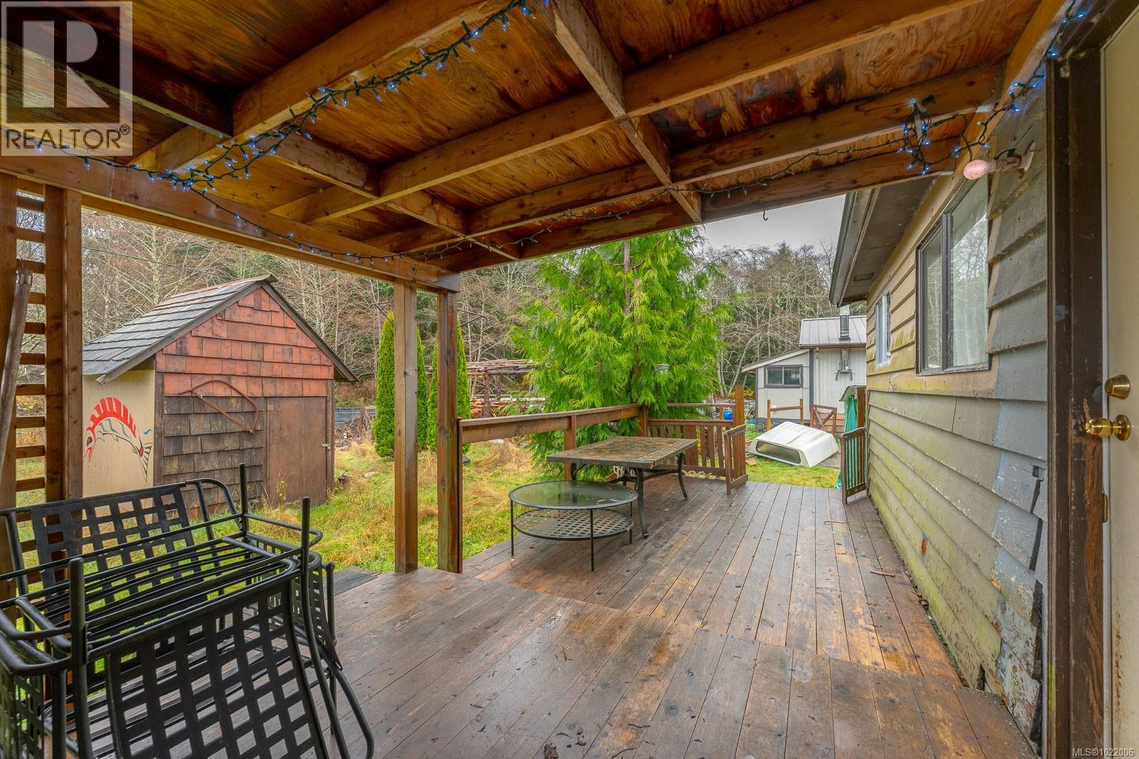 230 Clutus Rd, Bamfield, British Columbia  V0R 1B0 - Photo 17 - 1022006