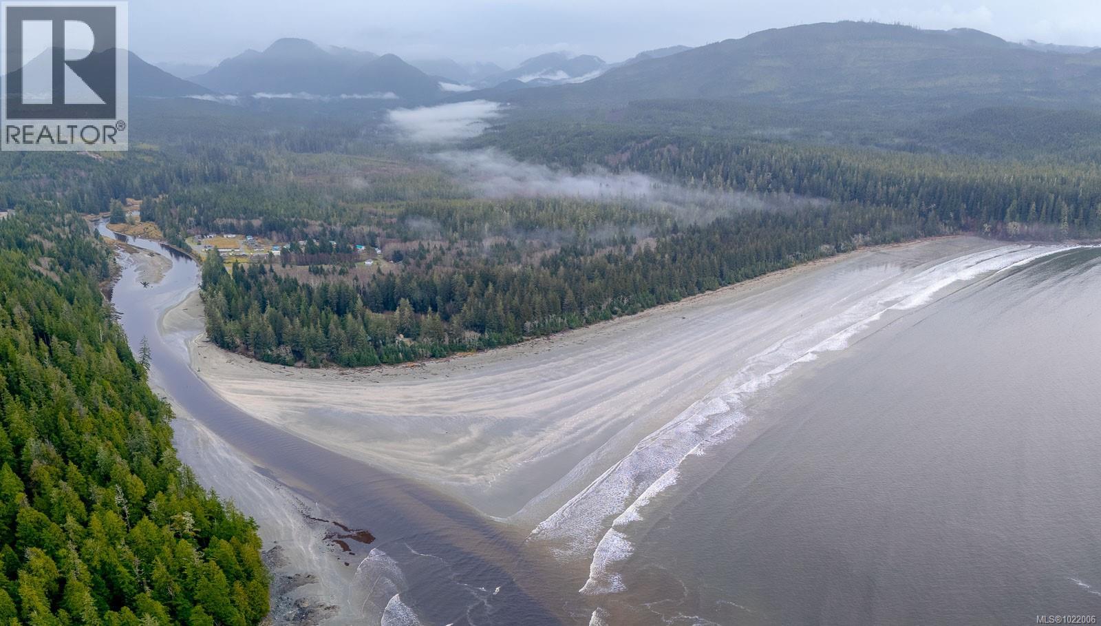 230 Clutus Rd, Bamfield, British Columbia  V0R 1B0 - Photo 2 - 1022006