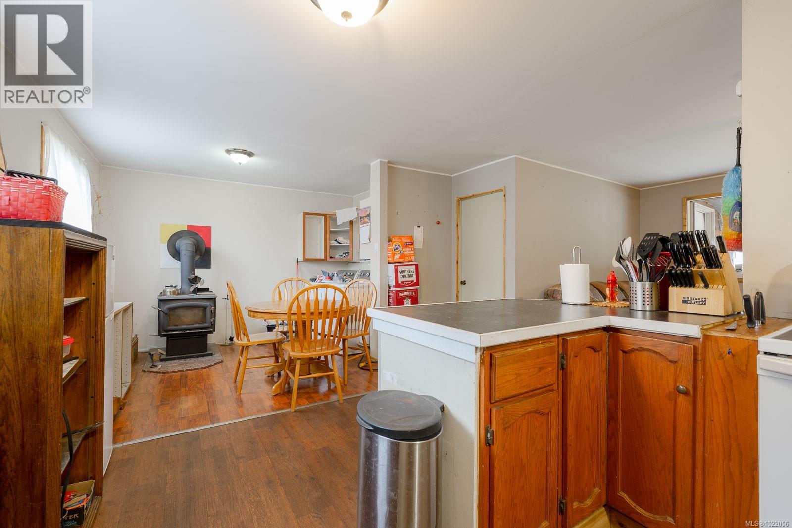 230 Clutus Rd, Bamfield, British Columbia  V0R 1B0 - Photo 41 - 1022006