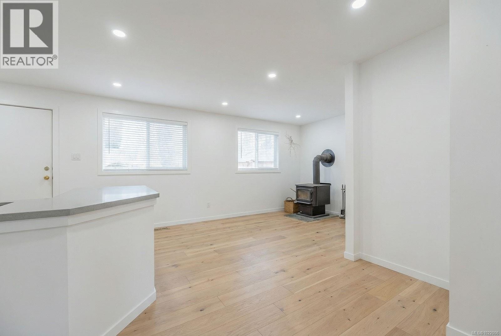 230 Clutus Rd, Bamfield, British Columbia  V0R 1B0 - Photo 60 - 1022006