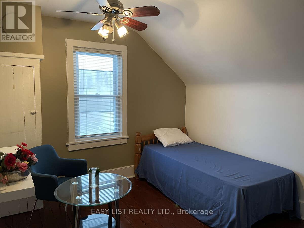 14 Chestnut Lane, St. Catharines, Ontario  L2T 1G4 - Photo 15 - X12474774