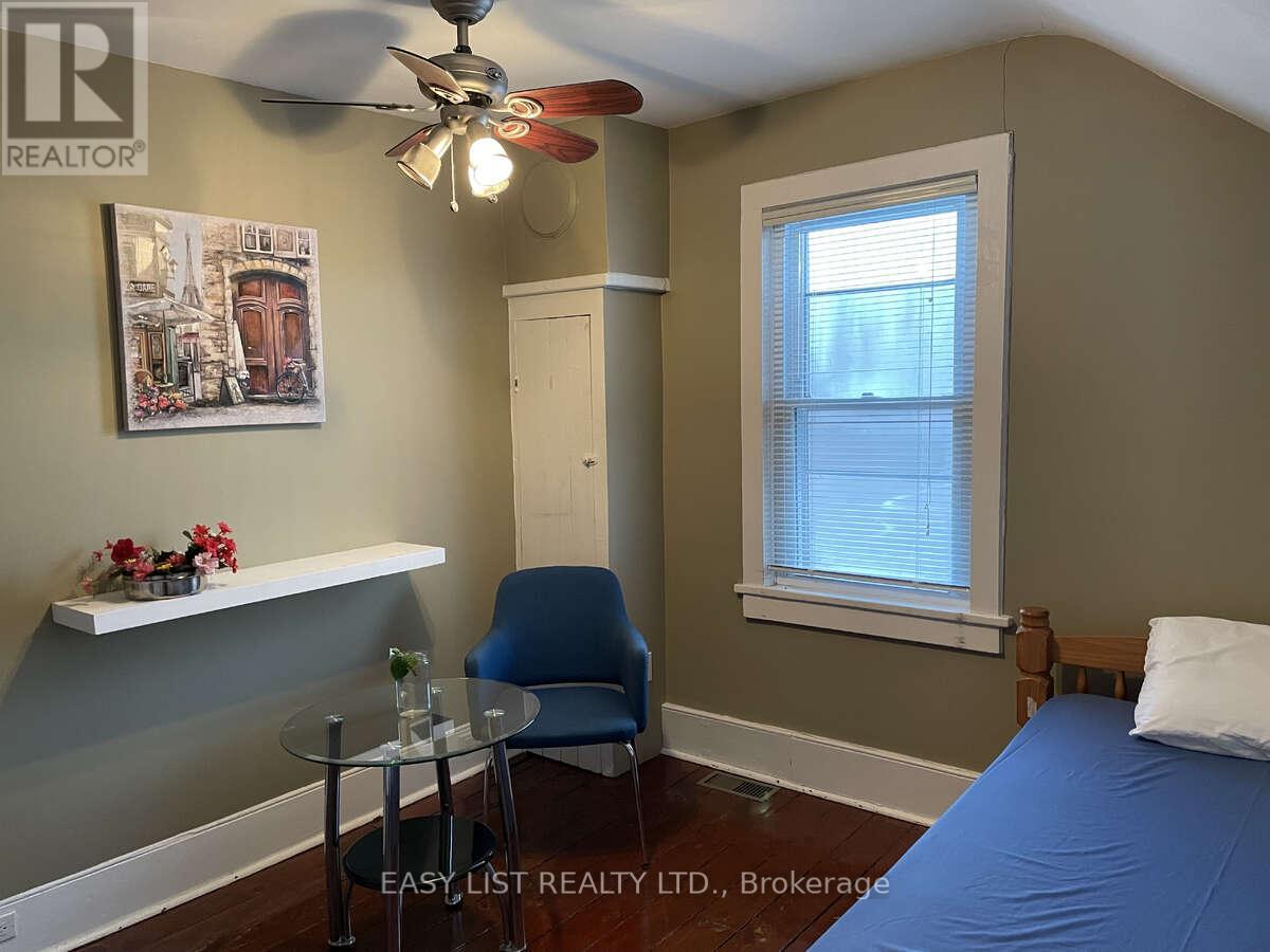 14 Chestnut Lane, St. Catharines, Ontario  L2T 1G4 - Photo 14 - X12474774